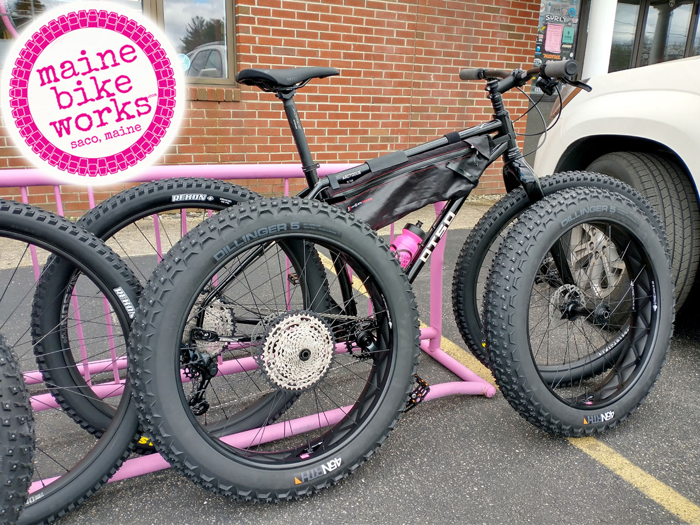 an Otos Arctodus Fatbike with the works left