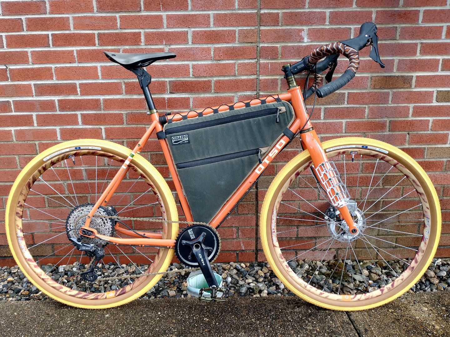 otos warakin with yellow tires and camo wheels